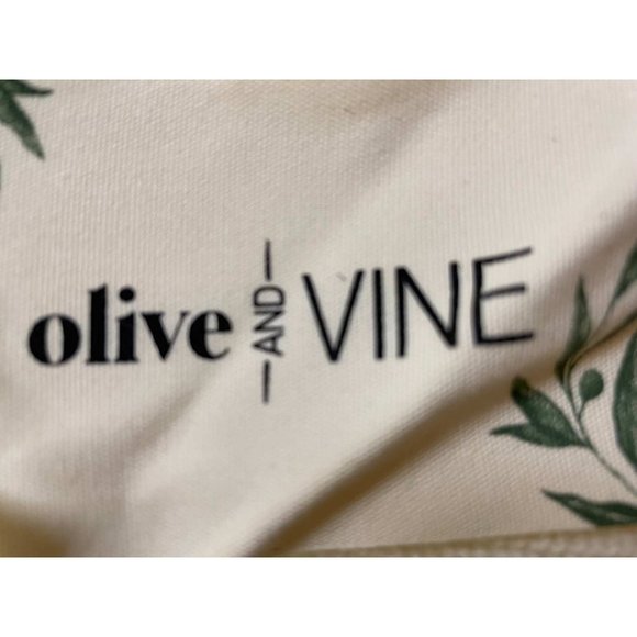 Olive & Vine Soft Knit Hi Low Sweater SMALL (892) - Picture 4 of 6